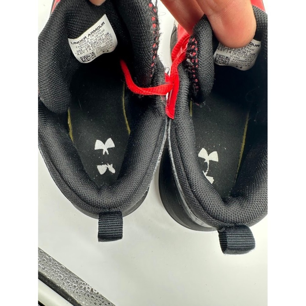 Under Armour Lockdown 6 Red Black Basketball Shoes 3023533-601 Boys 6Y - Picture 6 of 8